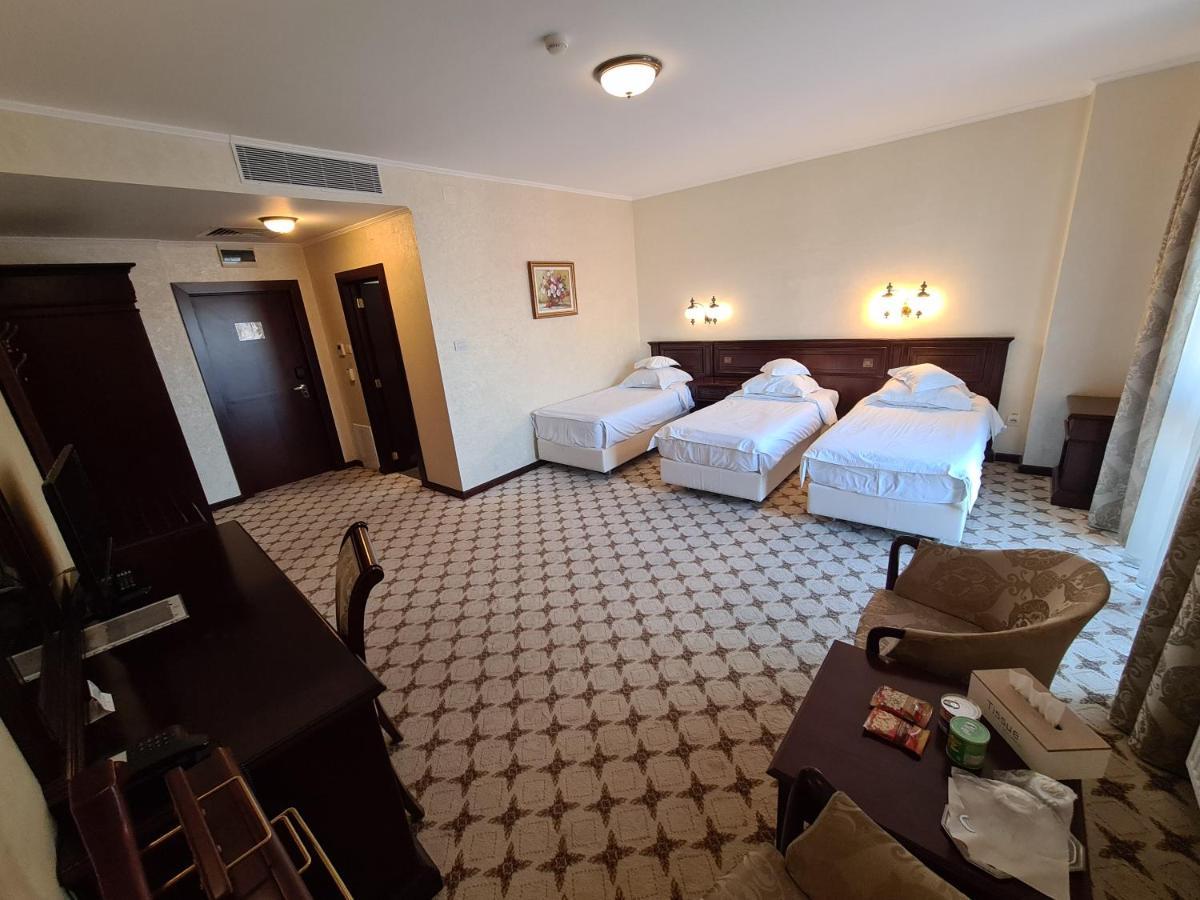 Hotel Golden House Craiova Exterior foto