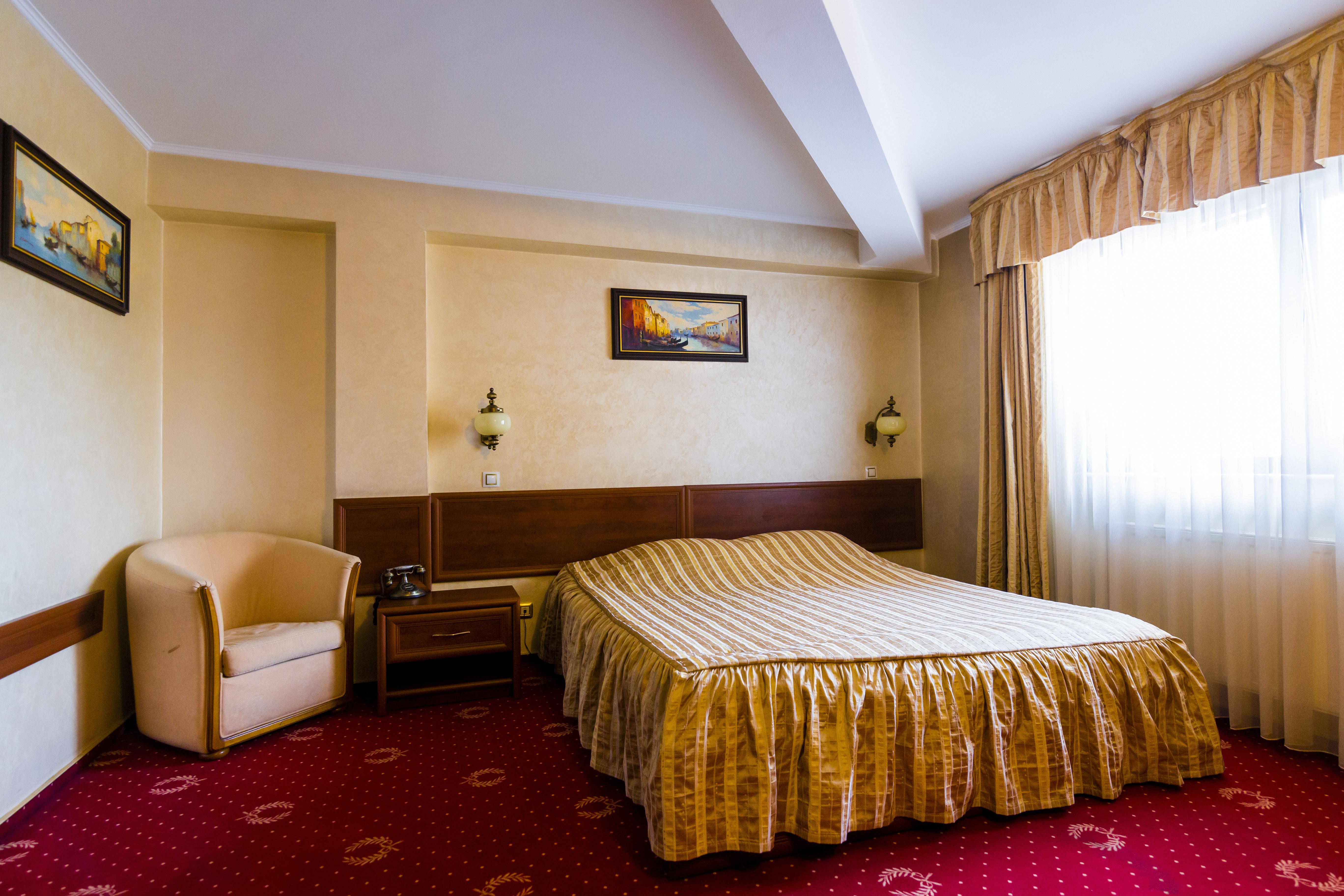 Hotel Golden House Craiova Exterior foto