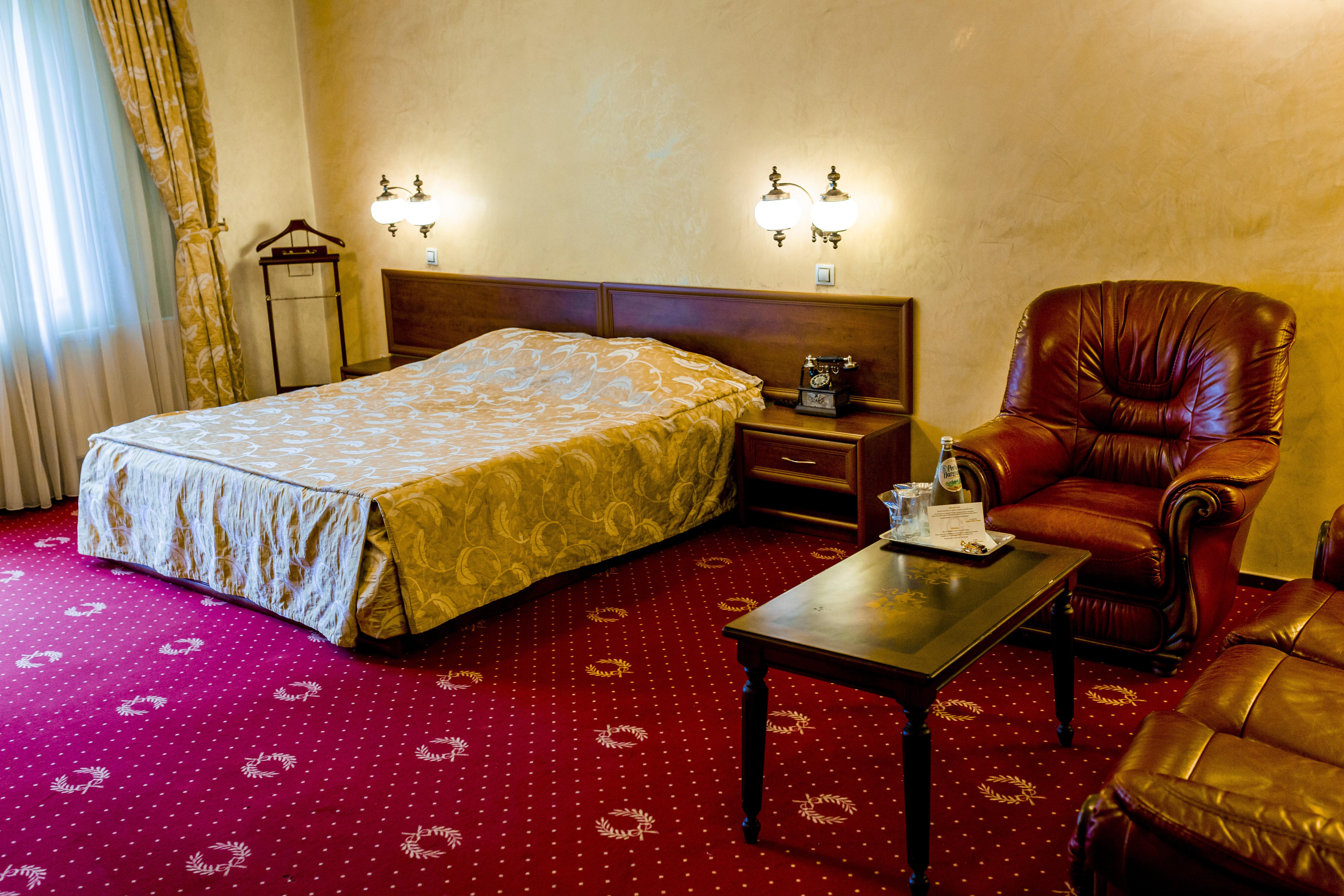 Hotel Golden House Craiova Exterior foto