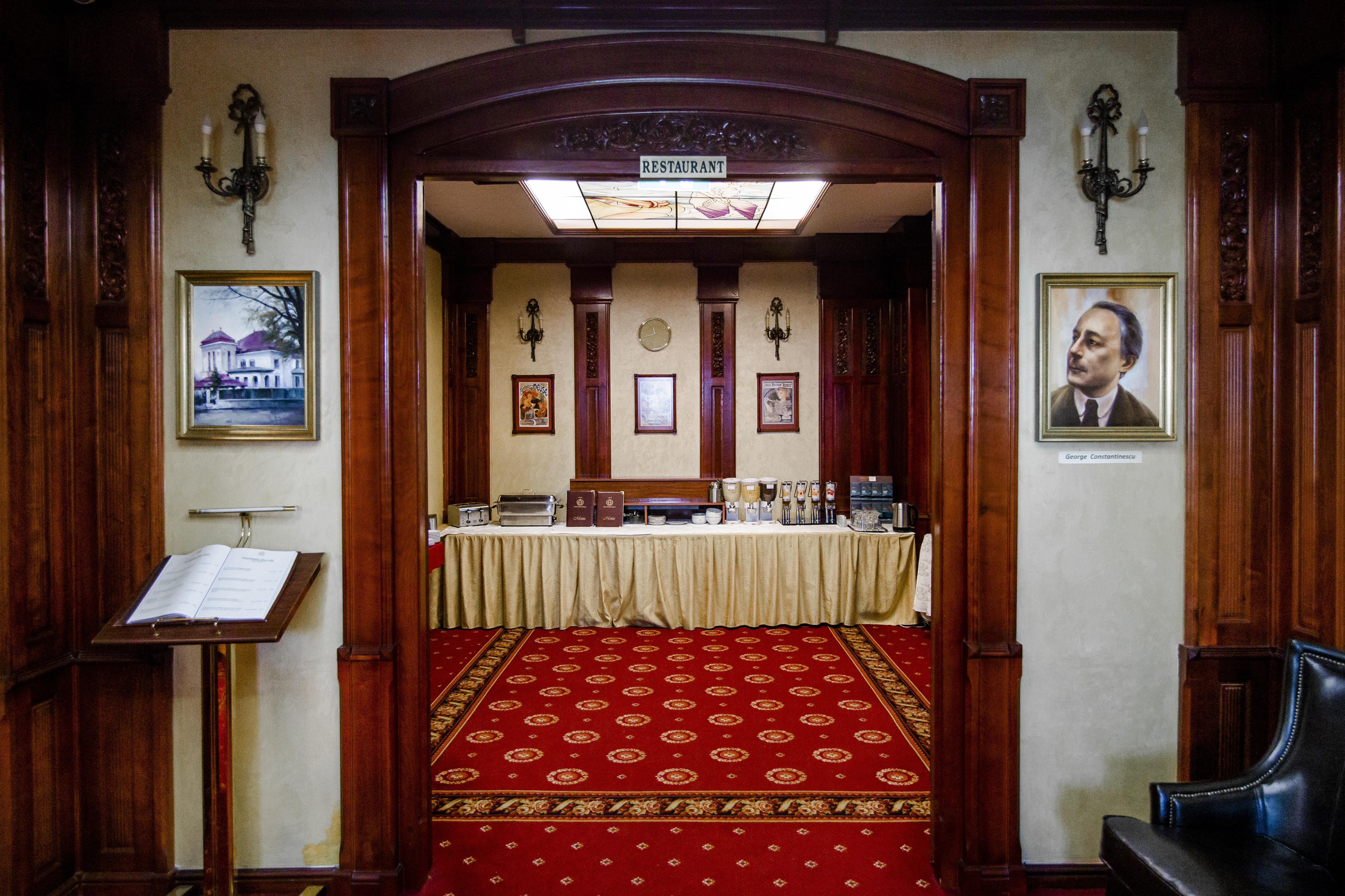 Hotel Golden House Craiova Exterior foto