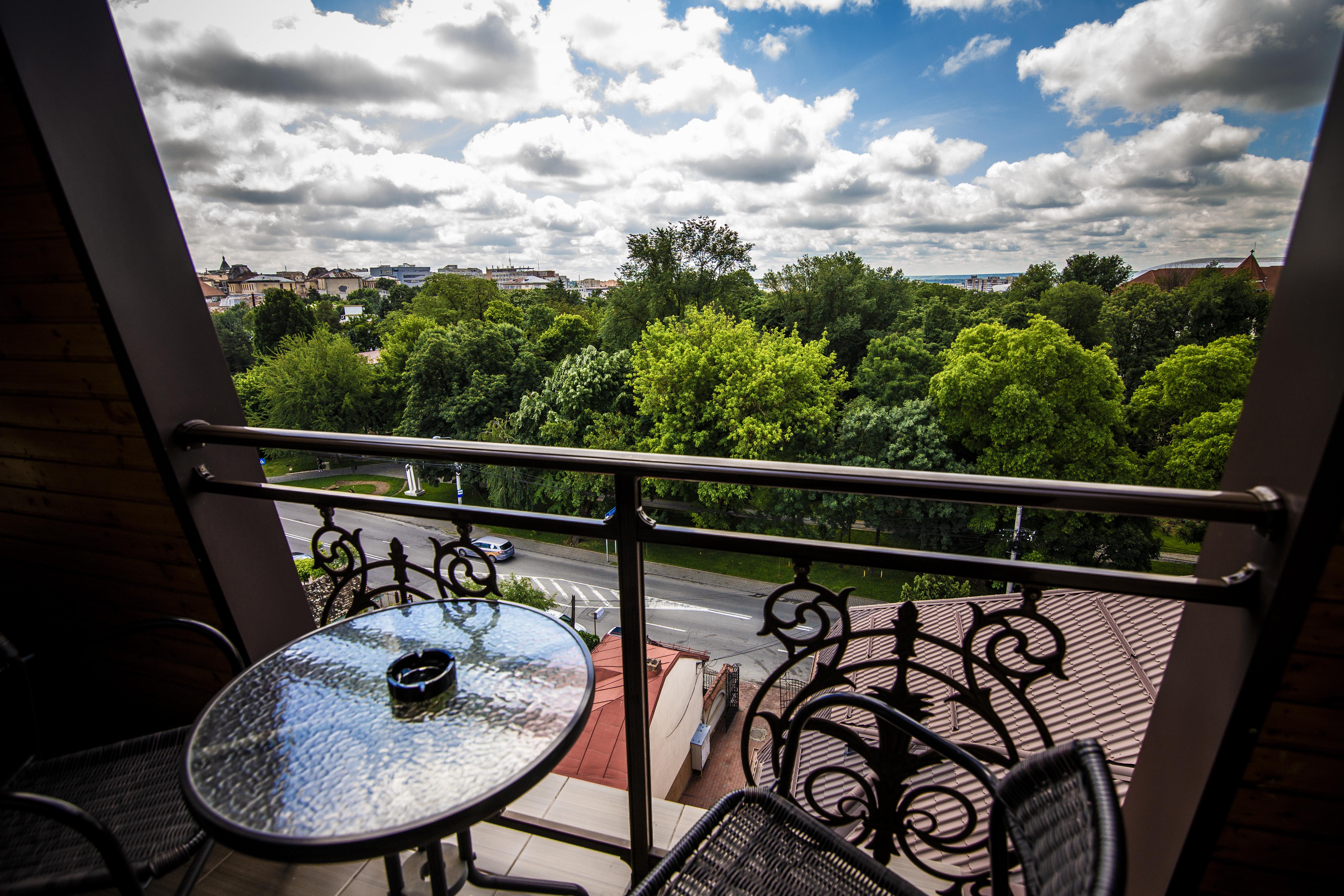 Hotel Golden House Craiova Exterior foto