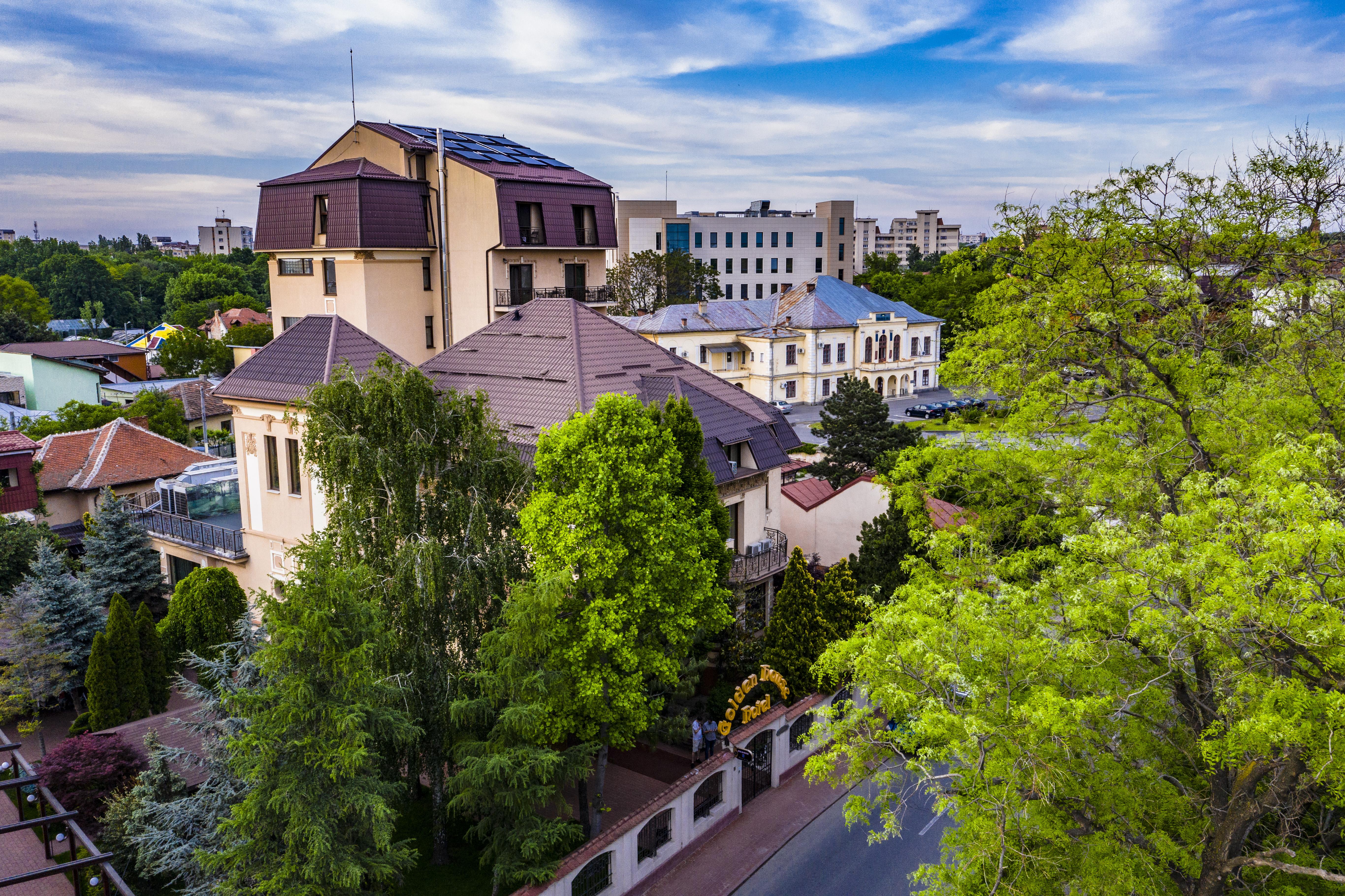Hotel Golden House Craiova Exterior foto