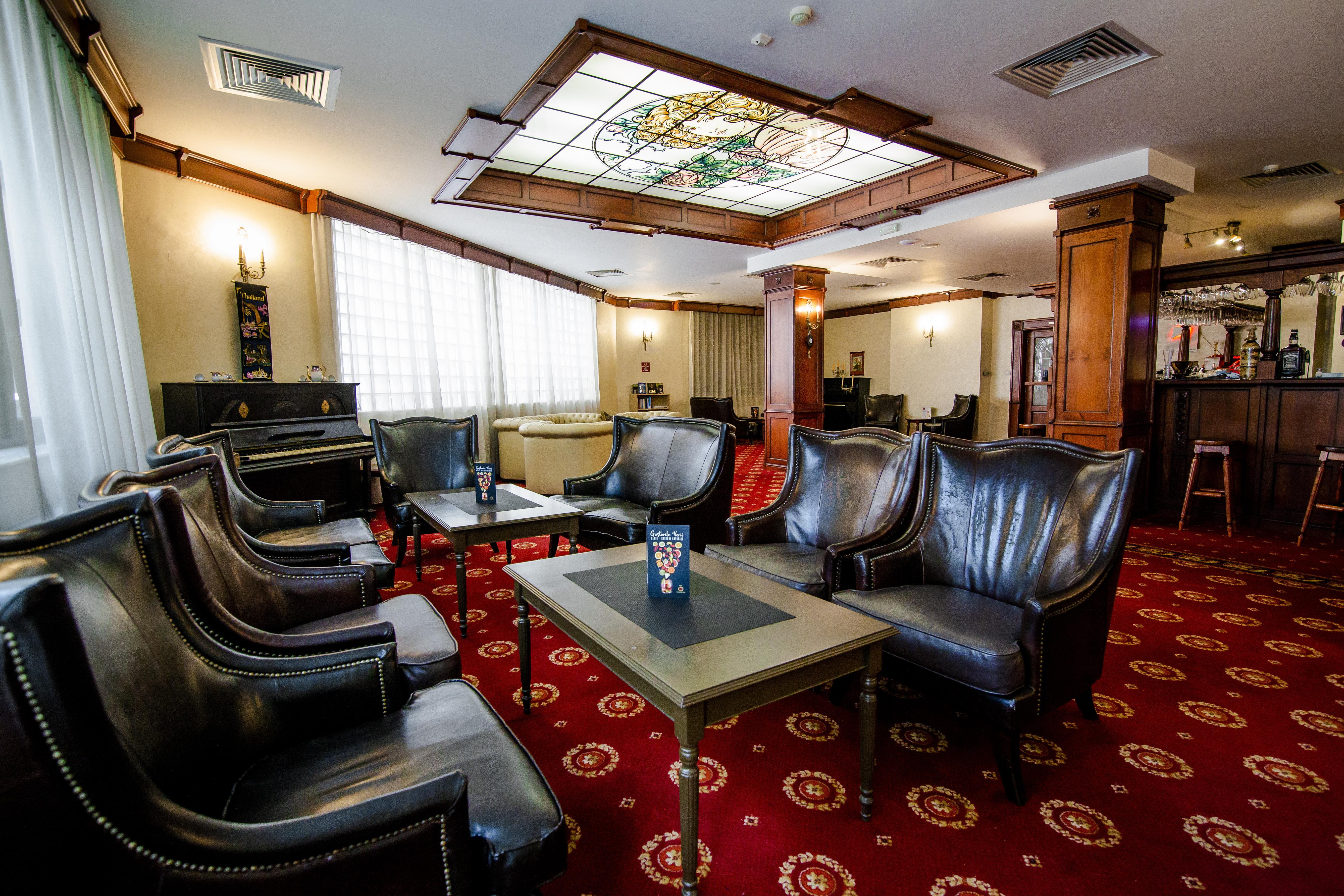 Hotel Golden House Craiova Exterior foto